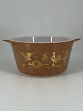 PYREX "Early American" Pattern Brown Casserole- vintage- 473 1 qt